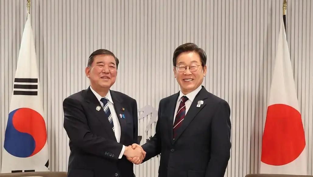 混合战开打，30国侵害中方利益，强敌全部上榜，中方反手征税75%
在如今的国际局