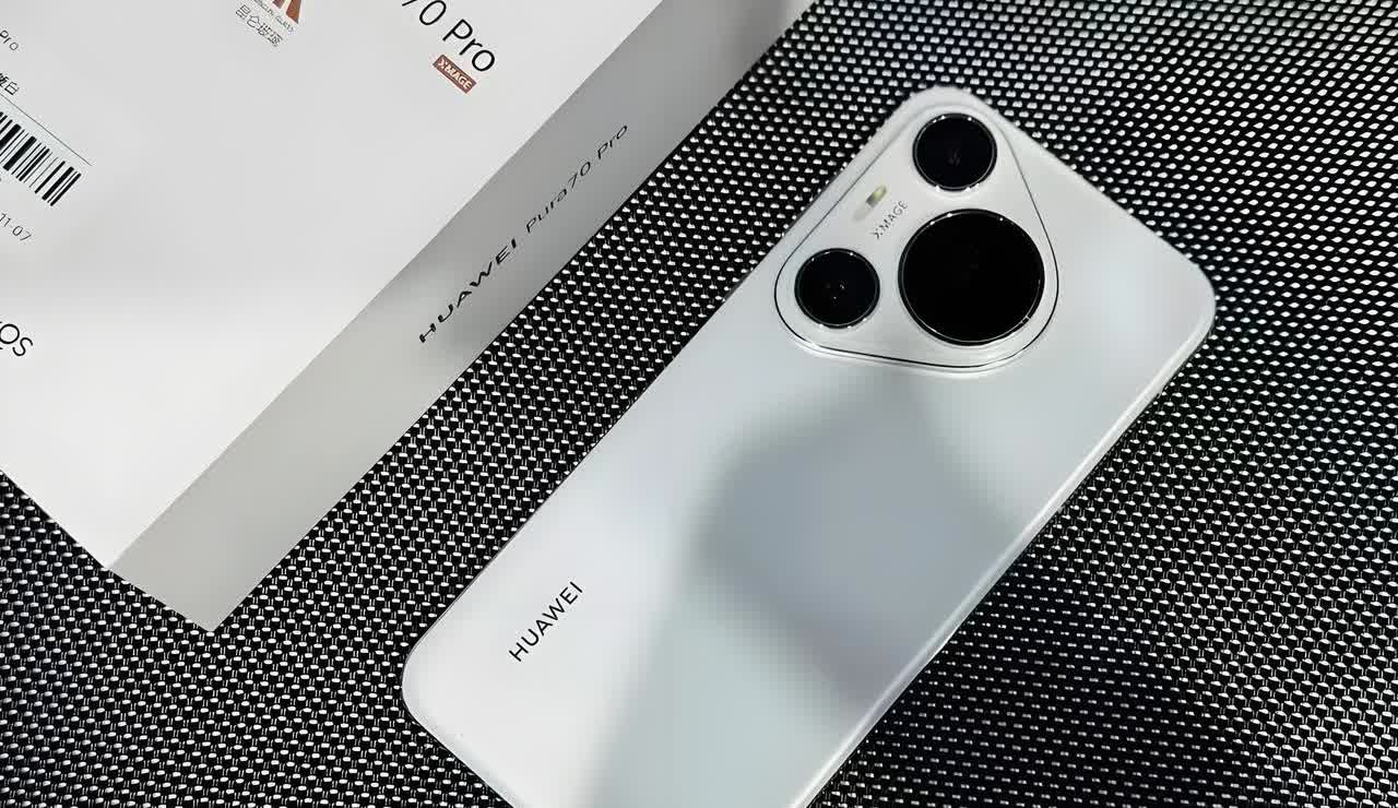 华为手机竟成全村救命稻草，卫星通信技术引发生存革命
当怀柔村落沦为信息孤岛，全