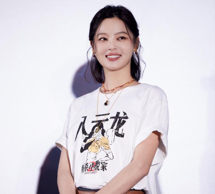 #辛芷蕾谈会否回归庆余年3#
    活儿少，曝光大，观众对角色的认可度还高，档