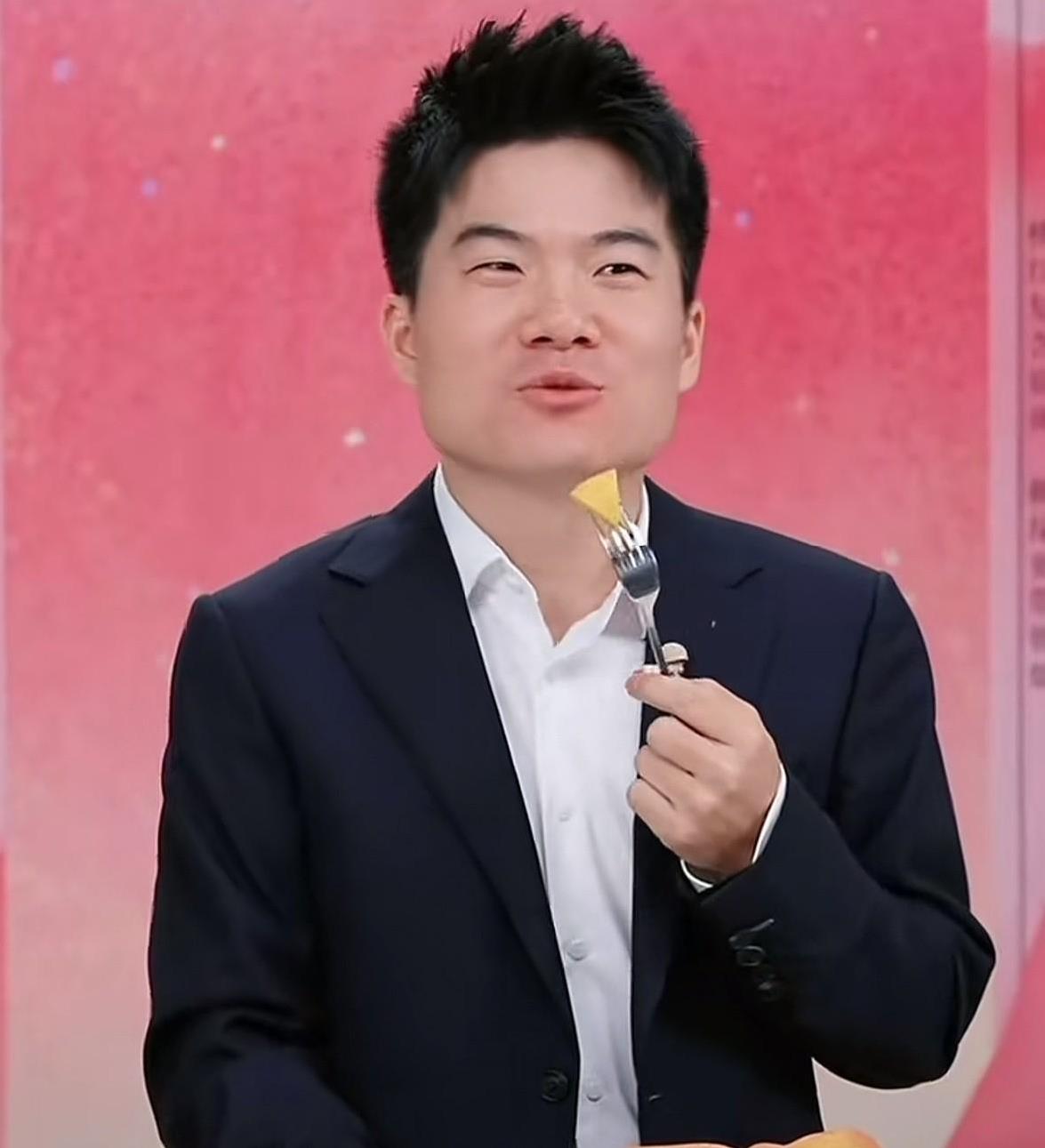 哈哈哈哈哈，笑死了，戏精辉上线，宇辉这两周玩嗨了，从北京到陕西到新疆到陕西到浙江