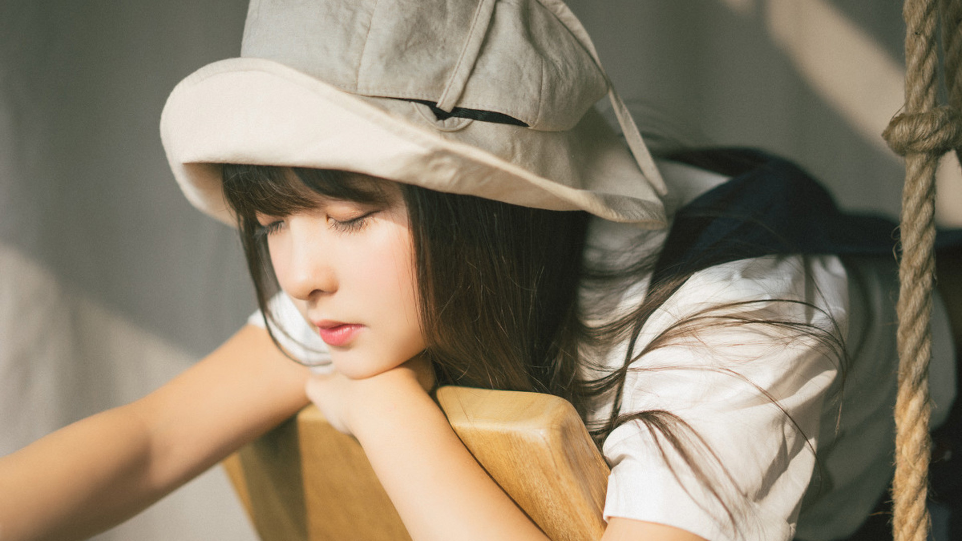 “偷拿十万块钱给你弟弟买车”女儿：妈，再要钱我就不给养老费了