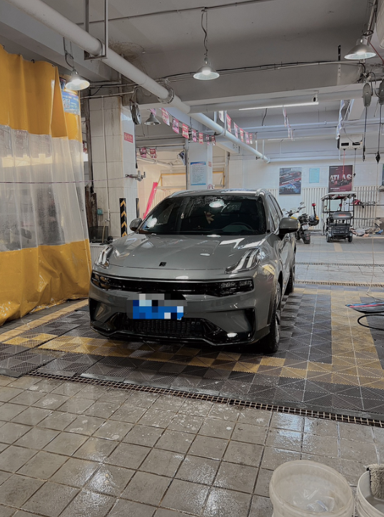 我的帅气领克06
入手已经快半年了，我跑的比较少，但耐不住我喜欢开车，没事儿就想