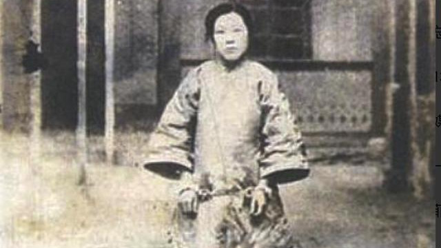 1925年貌美女匪首藏妓院，暴露后被枪决，临刑前两大帅为她起争执