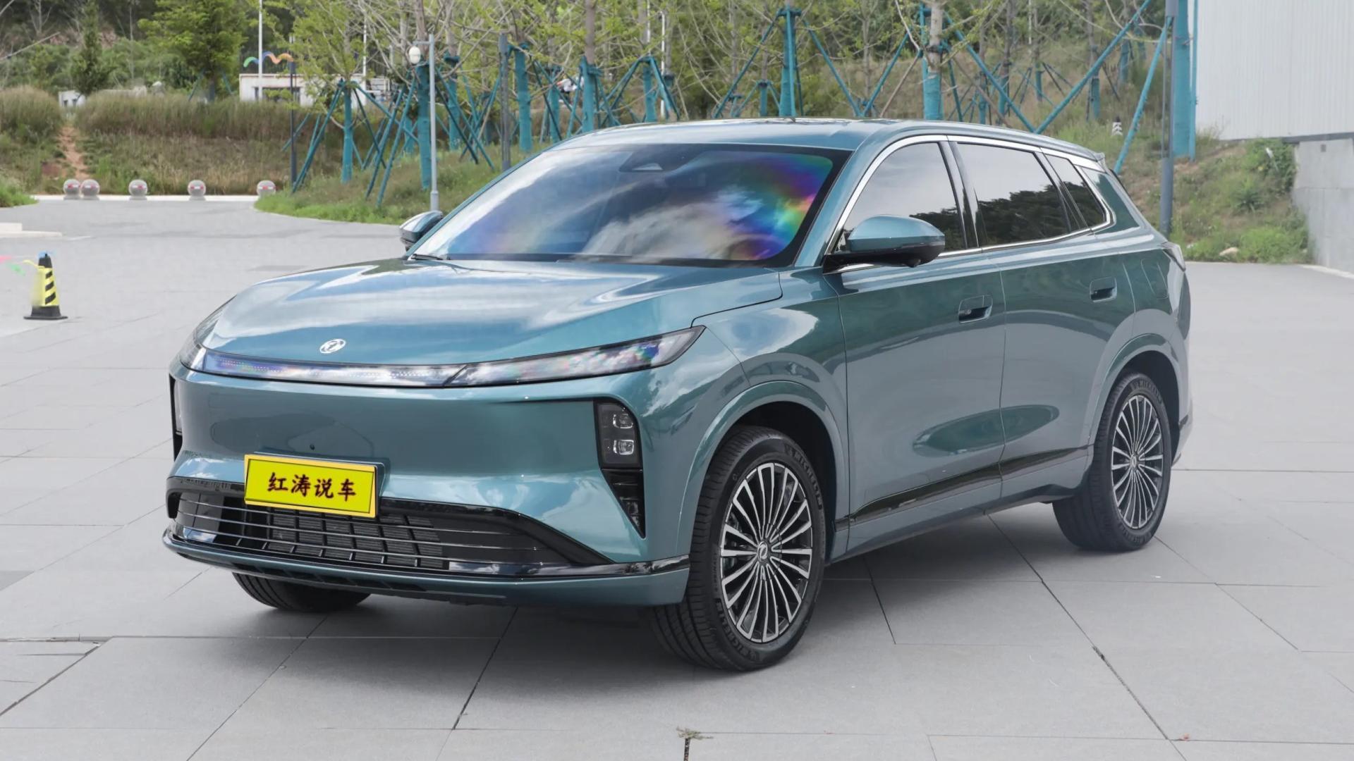 东风风神L8 PHEV，外观漂亮，配1.5T插混系统，预售12.99万元起