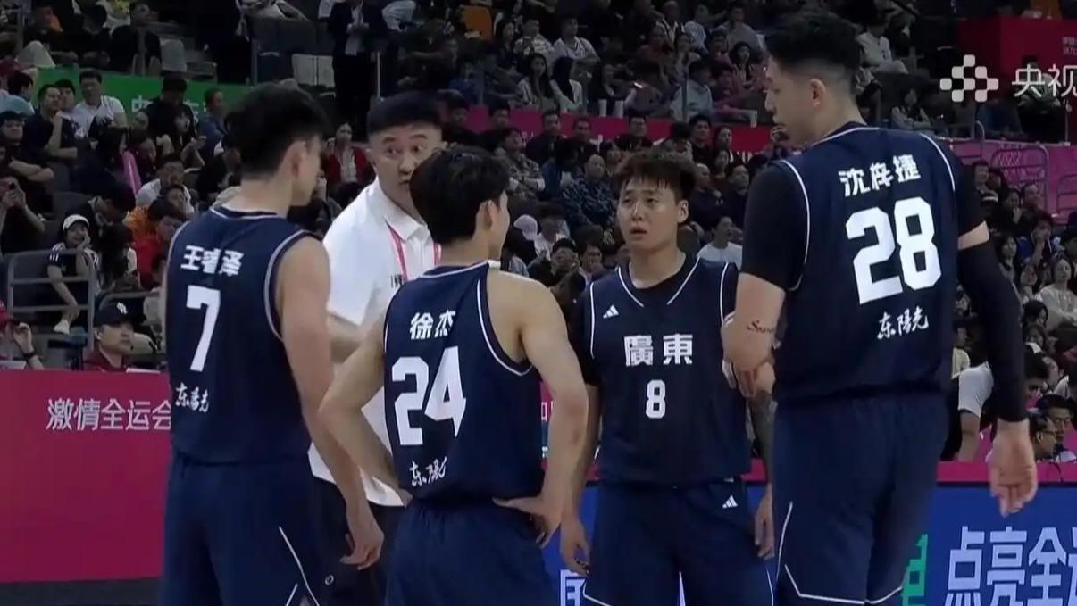 出人意料！拯救广东队竟是1米78小后卫 他砍29分 杜锋要请他吃宵夜