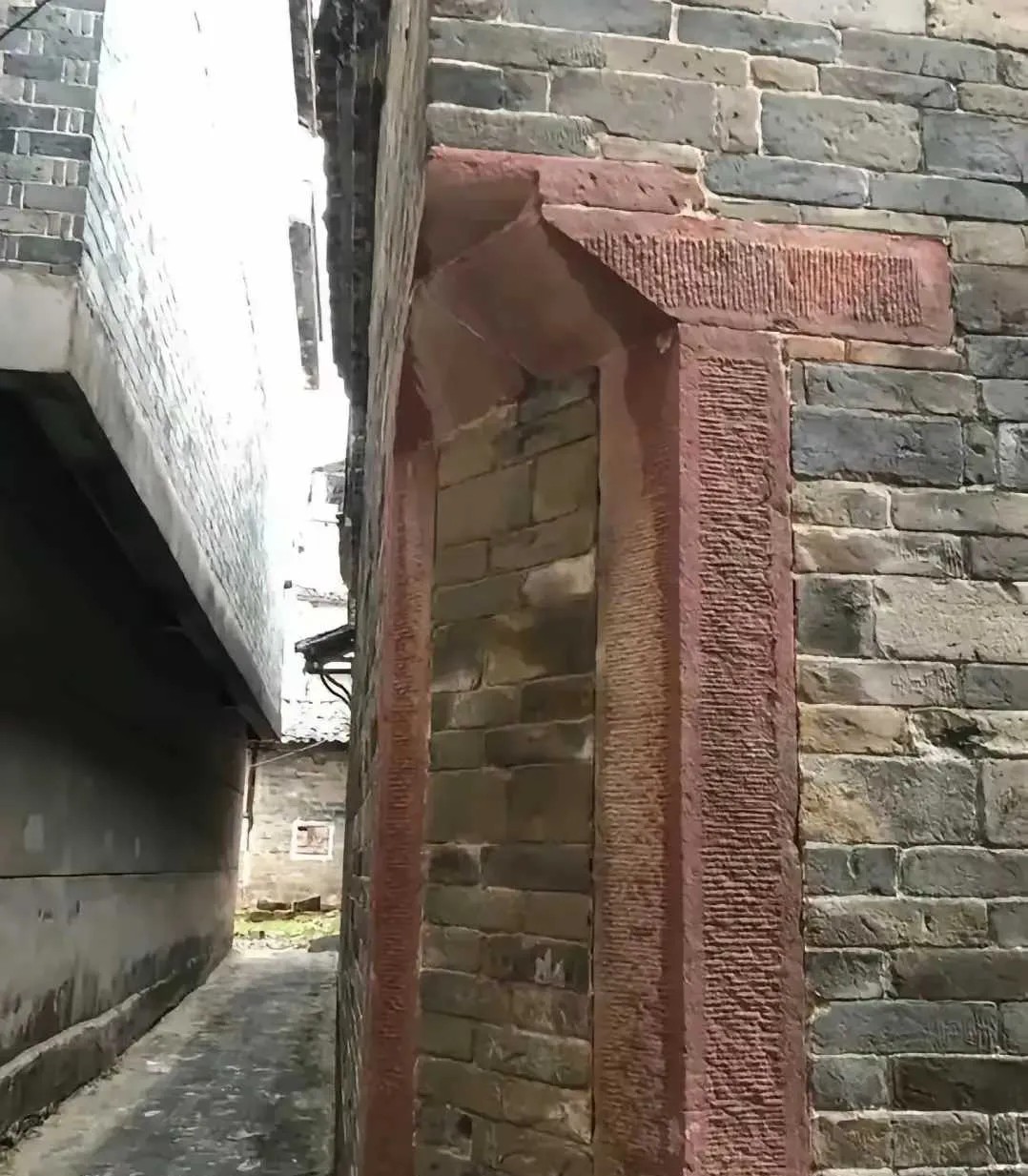 很敬佩当初这老房子主人的善意与建筑构思，与人方便，与己方便。