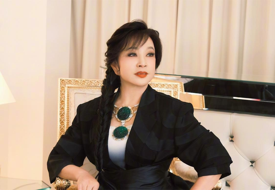 74岁刘晓庆因偷税漏税被实名举报, 上海税务部门启动调查