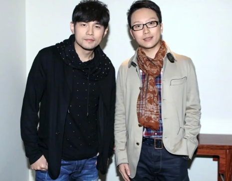 当年，方文山找周杰伦为李玉刚写歌，周杰伦开始并不想写，后来《新贵妃醉酒》给了他灵
