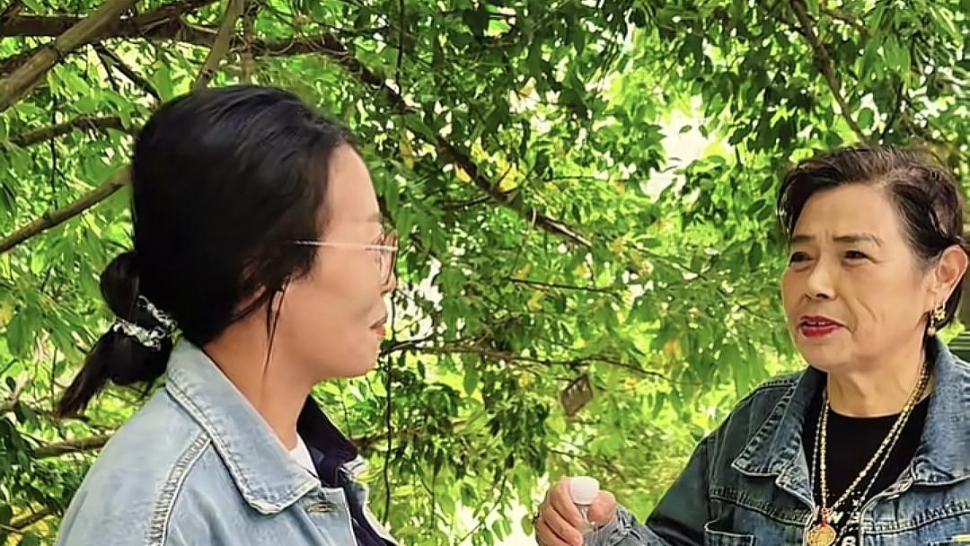 白眼狼有多可怕：母亲帮买房做家务，她把母亲送精神病院