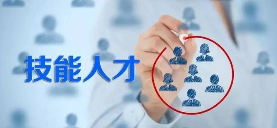 “半人太多了，中国人已经陷入了群体性迷失。”这句话是清华大学的彭林教授所言，他觉