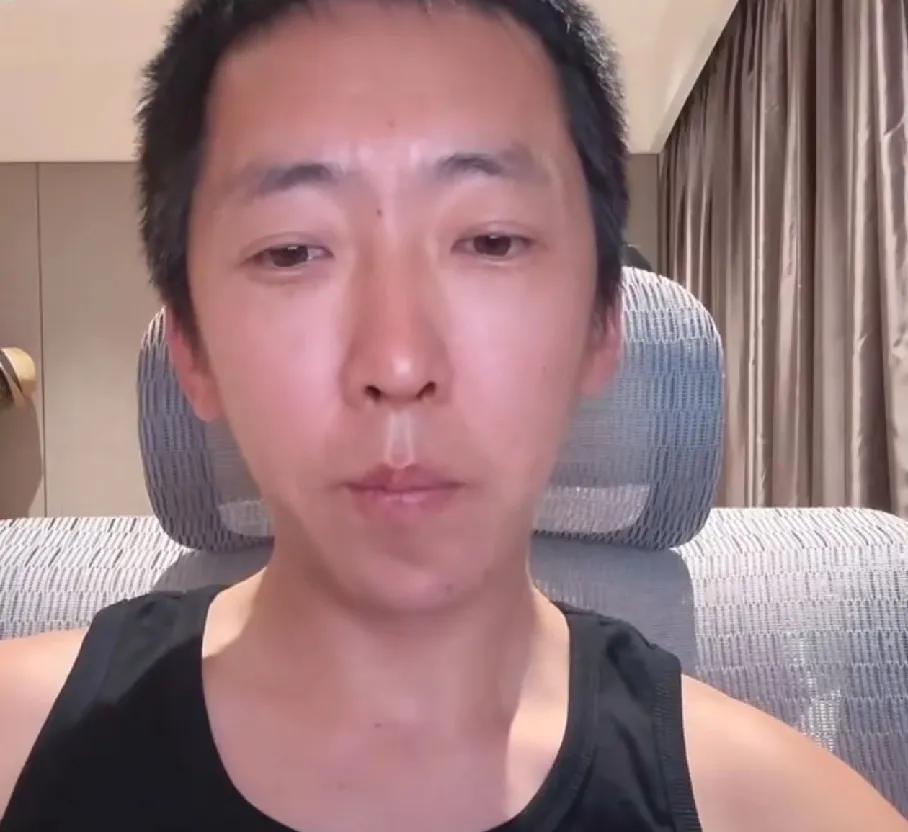葛西 留几手离婚后，留几手居然又行了，
离婚前和葛西柏拉图式的婚姻，直播说自己看
