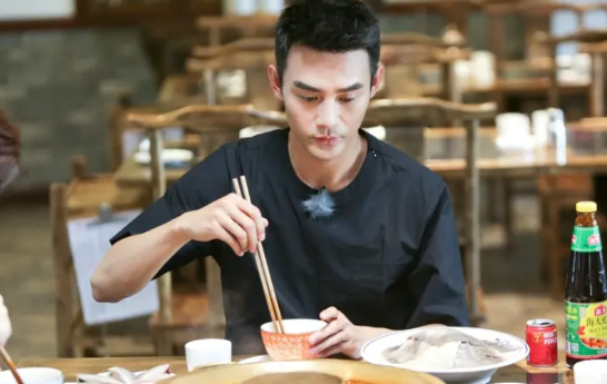 王凯与张佳宁的关系及新身份揭晓

王凯与张佳宁的关系一直备受瞩目，不过他们并没有