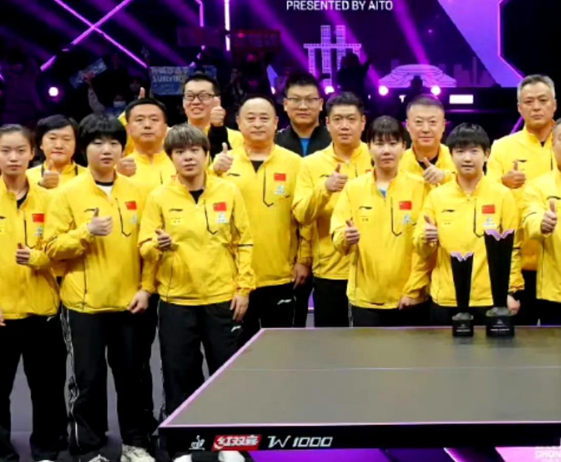 王曼昱没有参加国乒的大合影，但还是给她留着位置给她，国乒队伍真是太暖心了
王曼昱