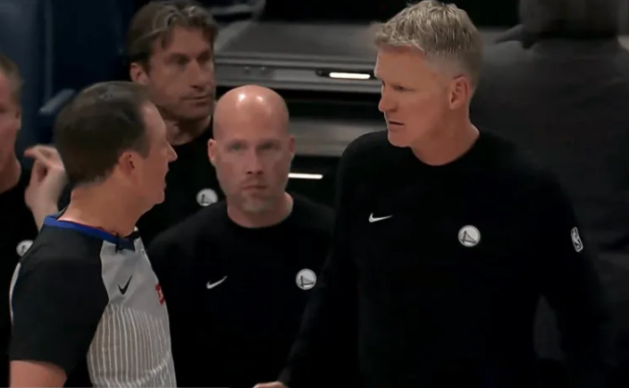 NBA常规赛,雷霆主场对阵勇士的比赛已经结束。全场战罢，雷霆以126-102战胜