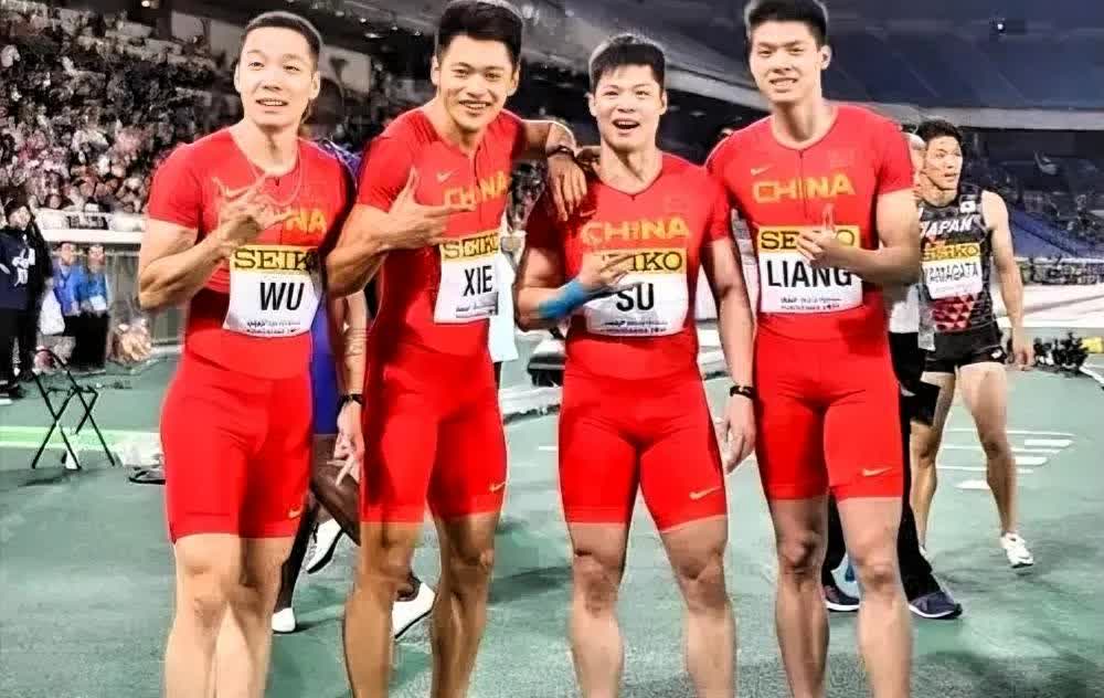 中日两国在田径12个短跑项目上的历史PB对比：

男子100米：
苏炳添（