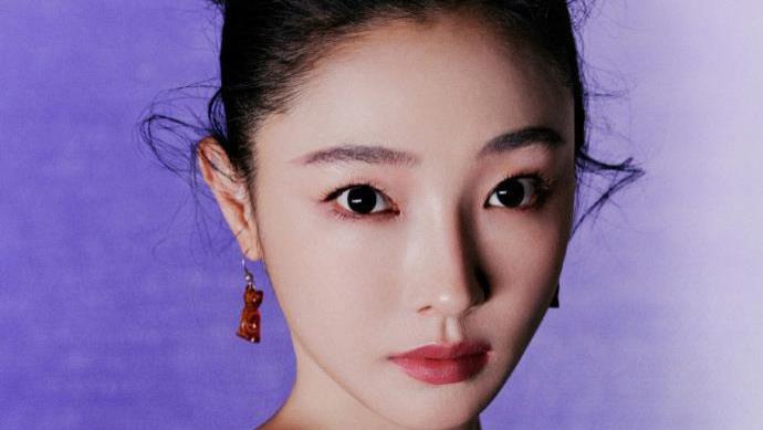 白百何带儿子游玩公园，5岁男孩情绪失控打妈妈，白百何当场愤怒