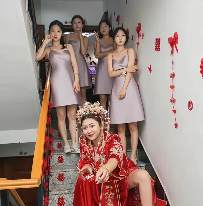 听说西方的女子在结婚前一夜会彻底放飞自我，抓住最后的机会，争分夺秒地见以前想见没