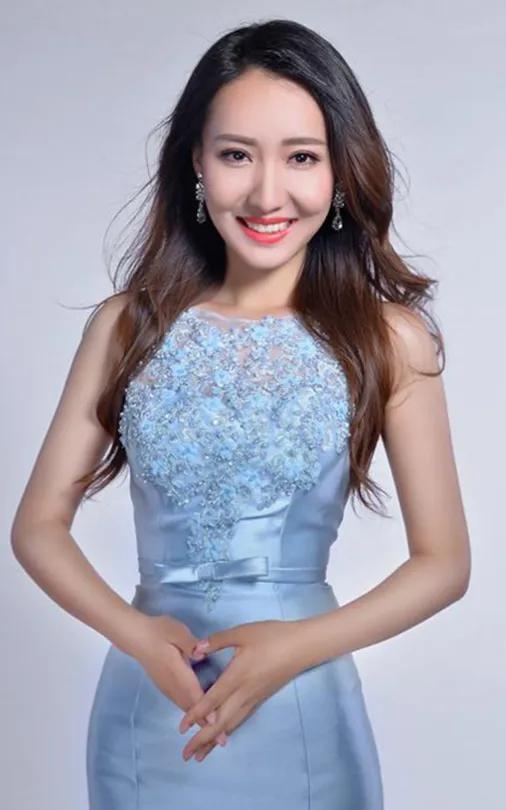 张靓婧1990年9月出生于山西，毕业于浙江传媒学院和利物浦约翰摩尔斯大学 。20