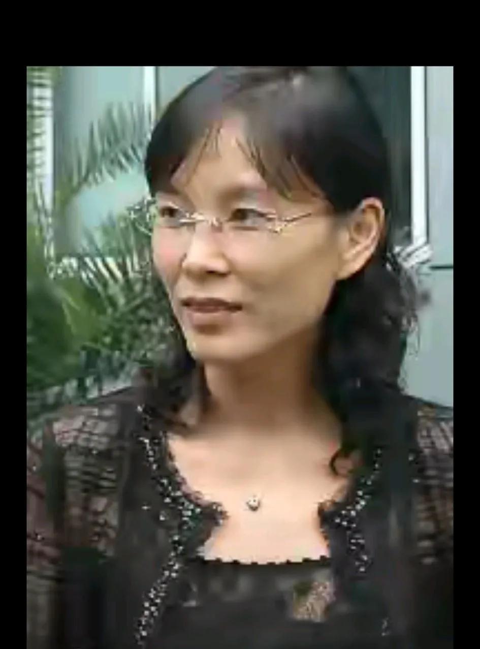 对于争家产，爱谁输谁蠃。
那些支持小三和私生子的人尽管上蹿下跳。
你们跳的越欢，