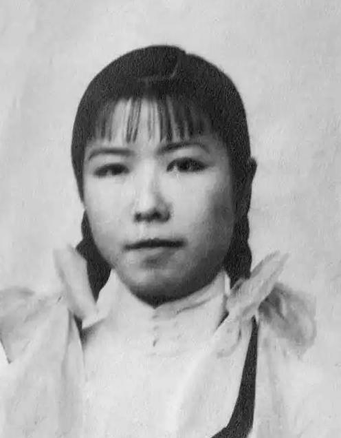 1936年，杭州高家小姐出嫁了。她的嫁妆足足有36个条箱，婚宴上用了96000粒