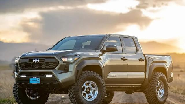 2022款丰田塔库玛：硬派皮卡的实用之选