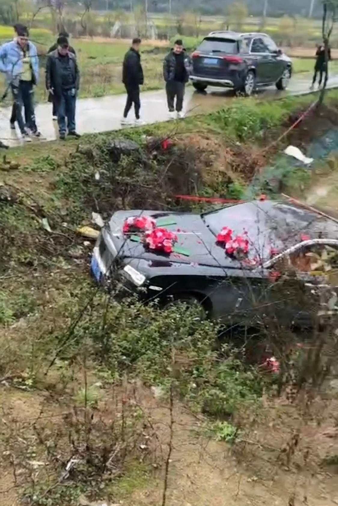 借来的婚车，这下该怎么赔啊？