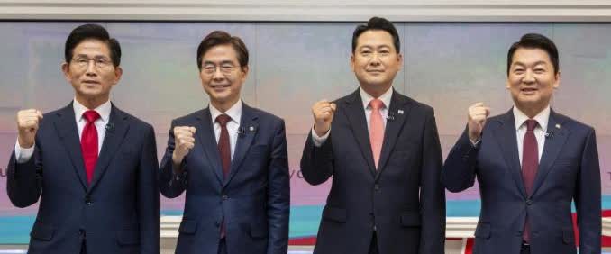韩国媒体消息，随着国民力量党 8 月 22 日的全党代表大会临近，党内党首候选人