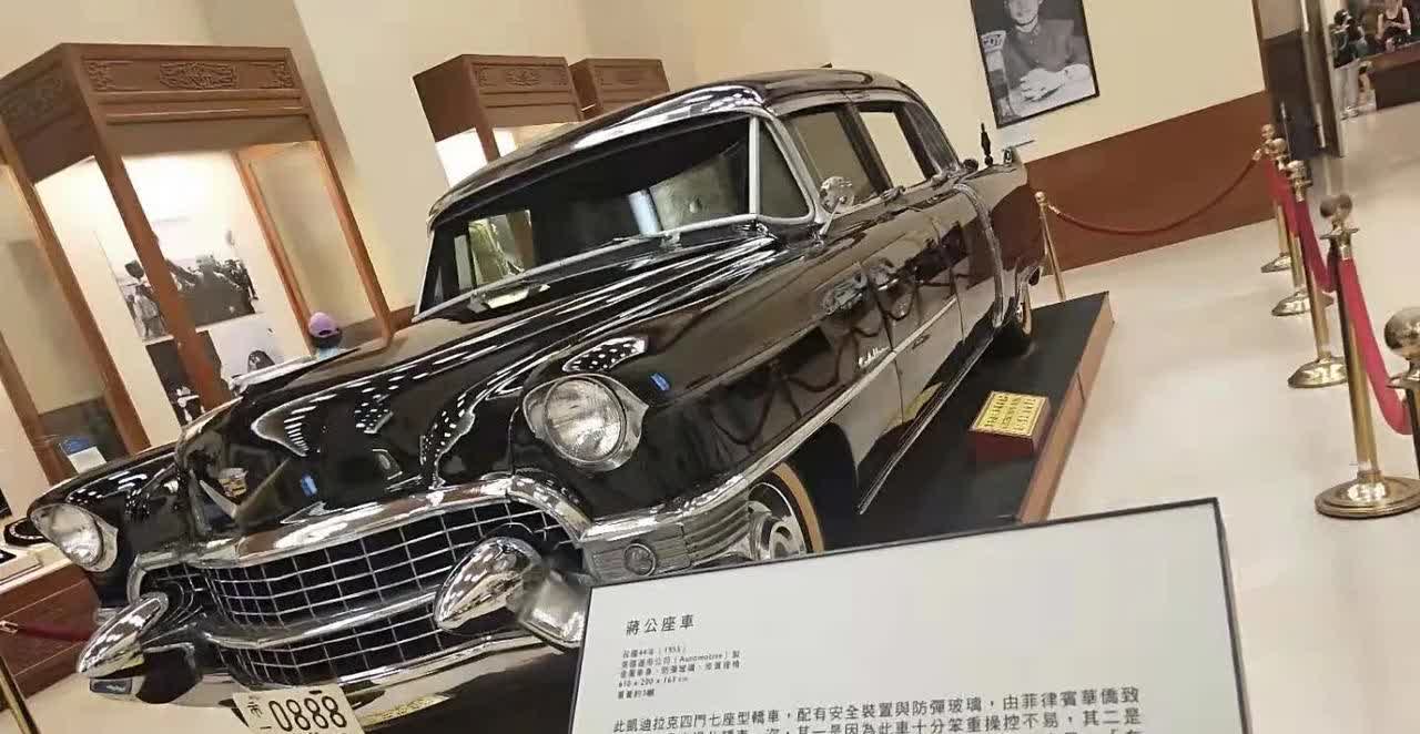 曾经火热的驾校，也如此不堪了。
妹夫过来吃饭，说驾校让他们晚上加班，去大商场，