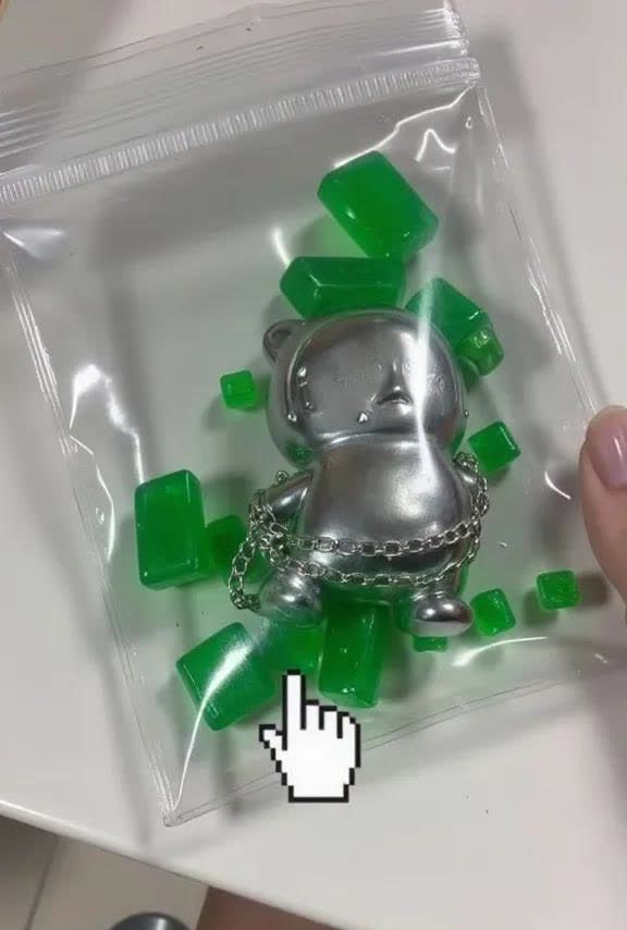 今儿个拆个快递，那瞬间，我的魂差点就被吓出窍！这可是客人寄过来的物件，满心期待地