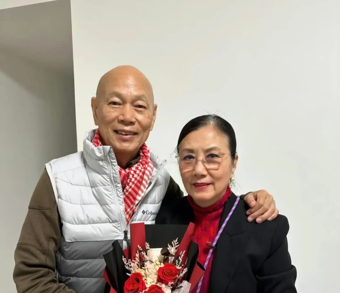 终于知道，
为什么前段时间汪明荃要去上海开演唱会了，不是为了回馈歌迷，而是
