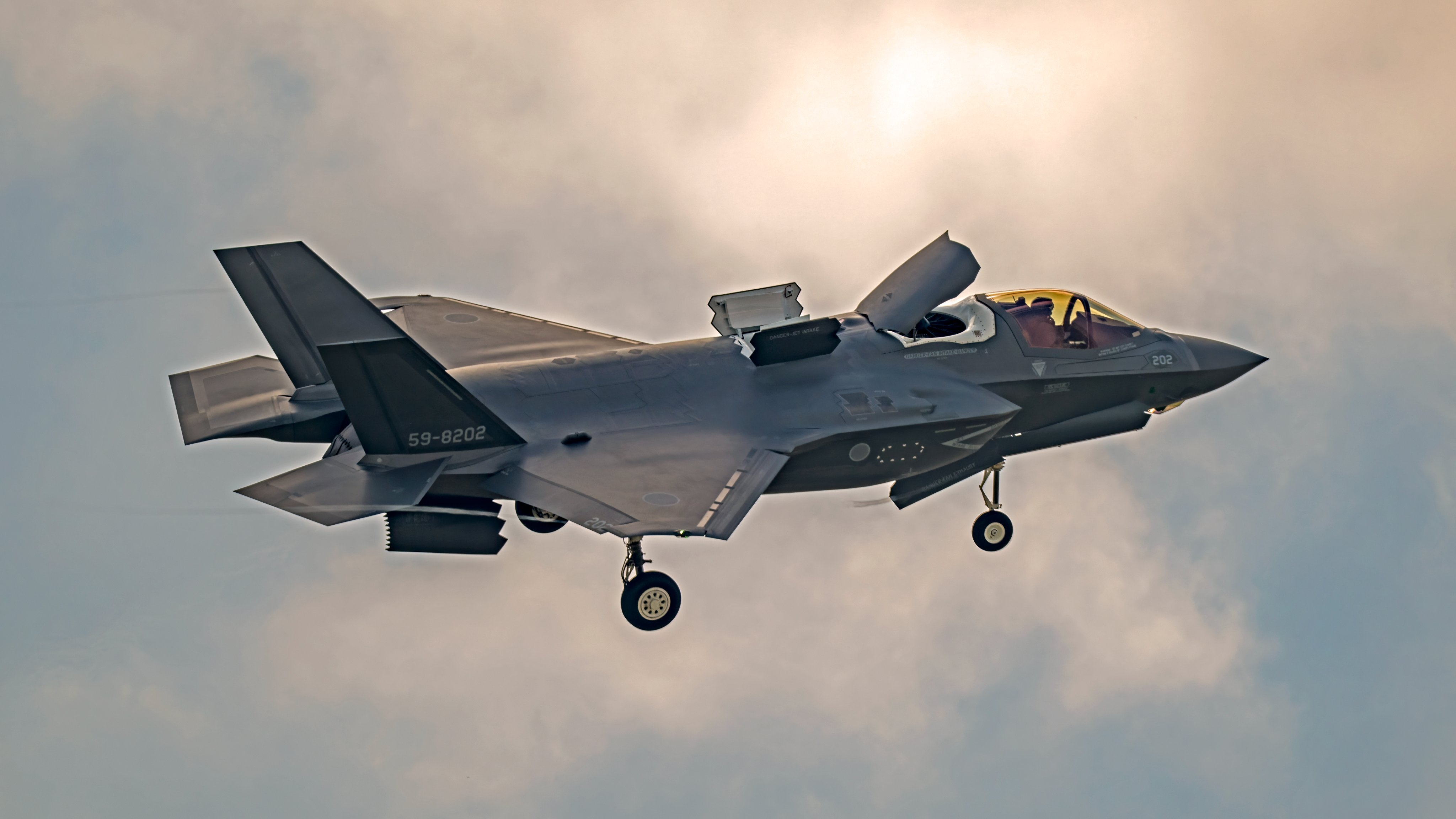 预计这架F-35B战斗机将在一年内出现在解放军的雷达上。这是日本空中自卫队订购的
