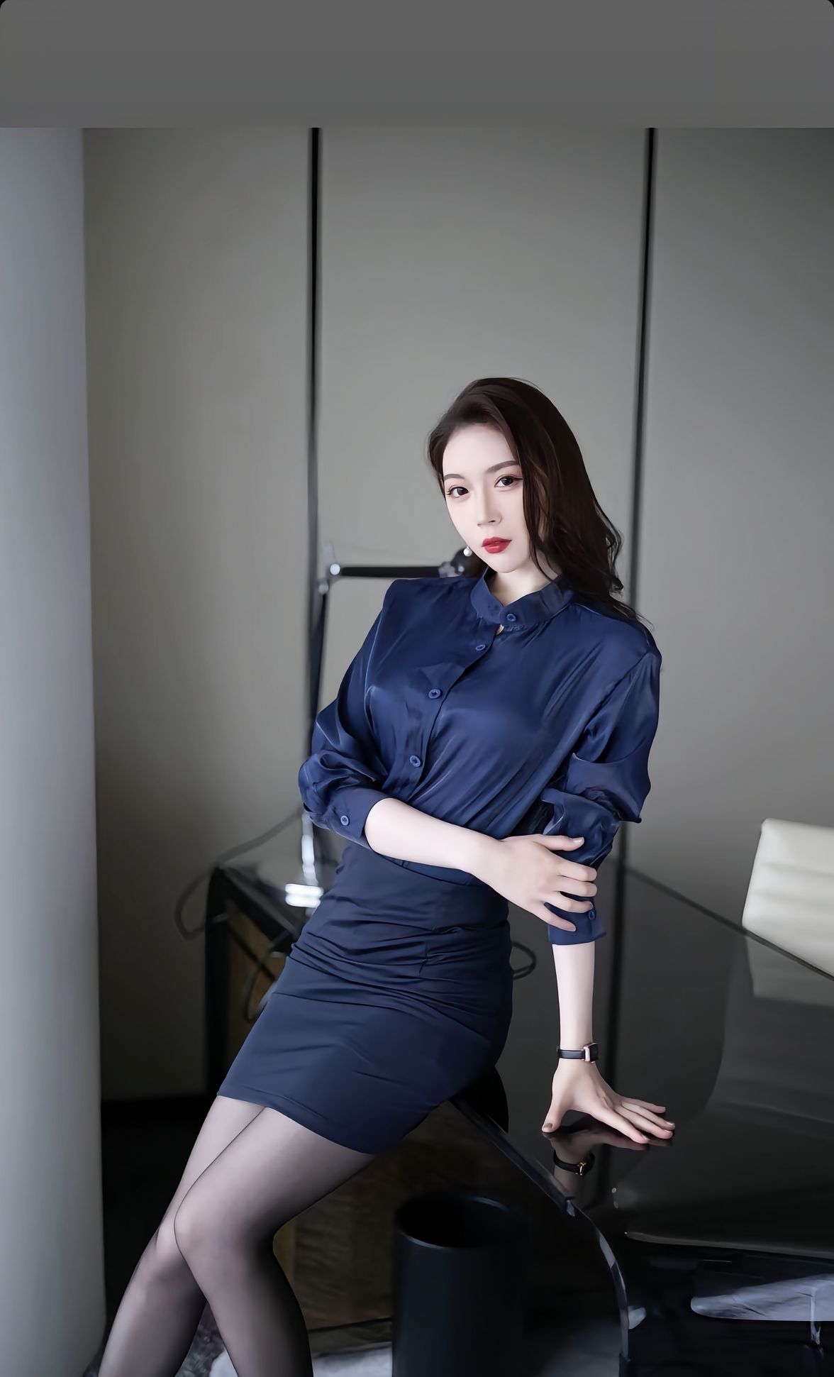 公司刚招聘的女秘书#高跟黑色丝袜穿搭 #职业装 #ootd穿搭