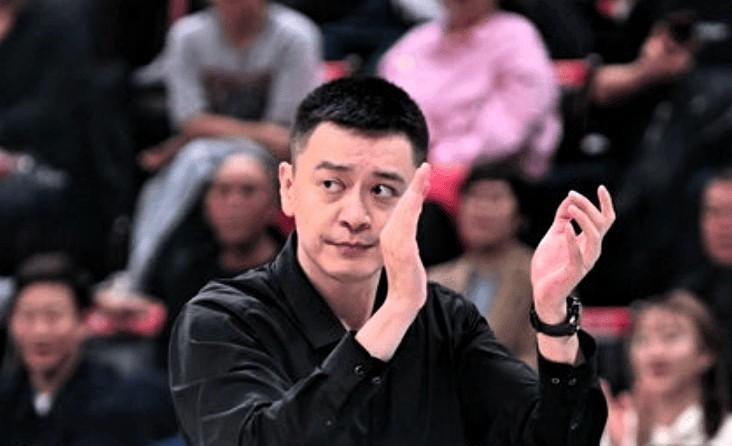 辽宁尴尬之处，杨鸣下赛季的难言之隐：明知处于转换期仍保守矮个阵容，仍不具备打造高