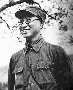 湖南籍开国名将，单论军事能力，这三位稳居前三
第三位：陈赓。1916年至1921
