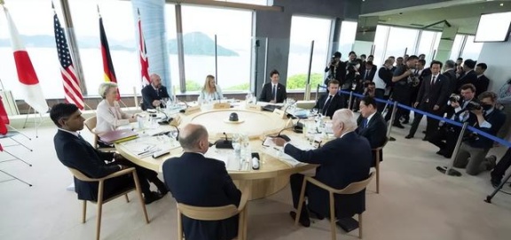 太罕见了！



开始有成员国考虑退出欧盟。



近日，匈牙利总理欧尔班在接受