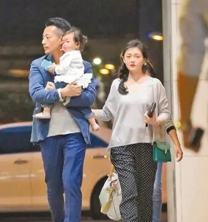 让S妈万万没有想到的是这两个居然会背叛她 真的让她很破防 只有把气发泄到汪小菲身