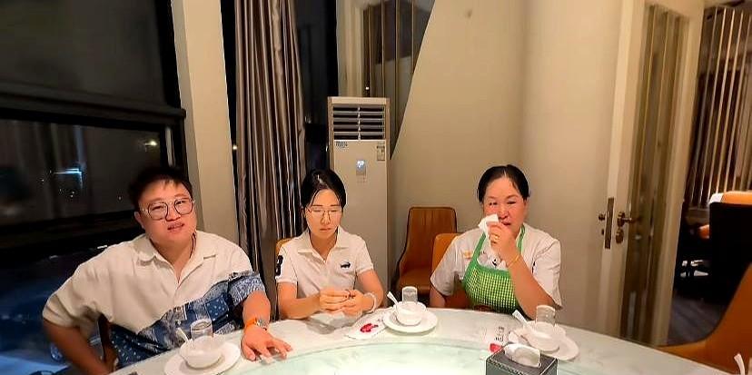 “都是洞”的情商太高了，看似是在找飞哥、小靳的公公婆婆在告状，实则是敲山震虎，在