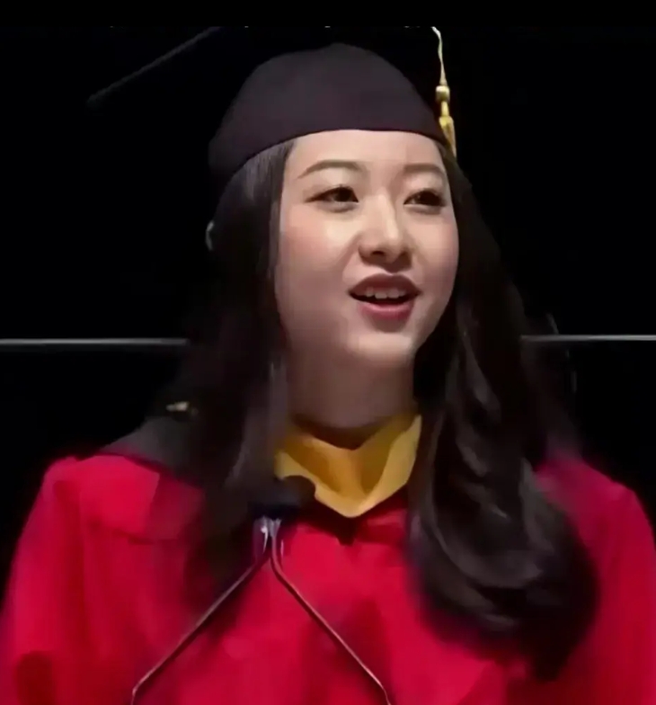 今天有人说海归也是华夏儿女，不应该用异样的眼光看待他们，话说的真漂亮，本来以为很