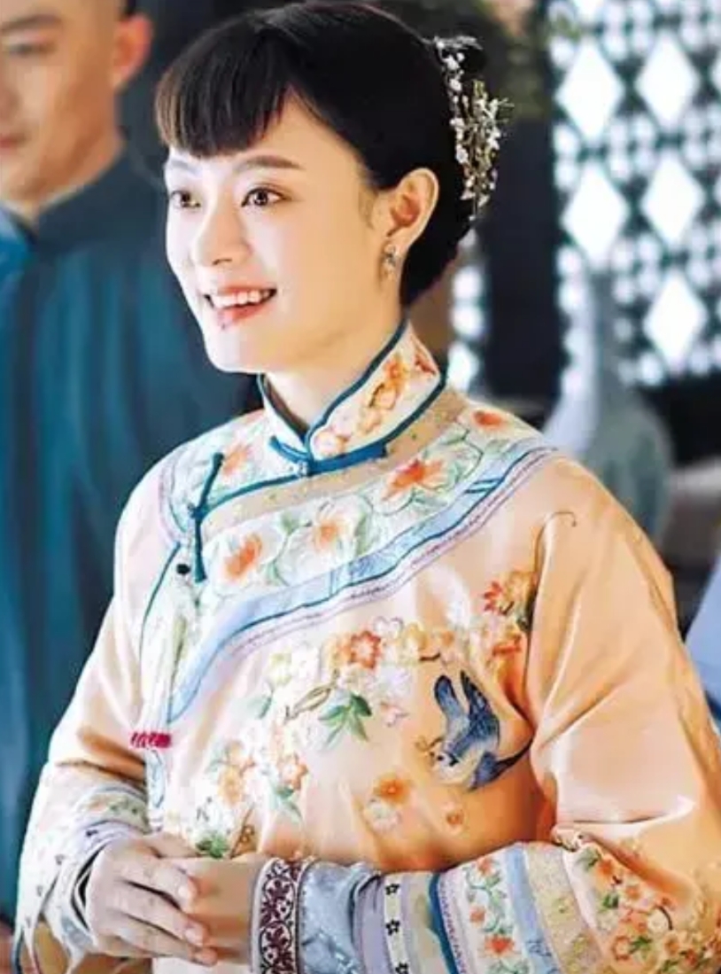 没有对比就没有伤害

《那年花开月正圆》——孙俪饰演的周莹

《灼灼韶华》——热