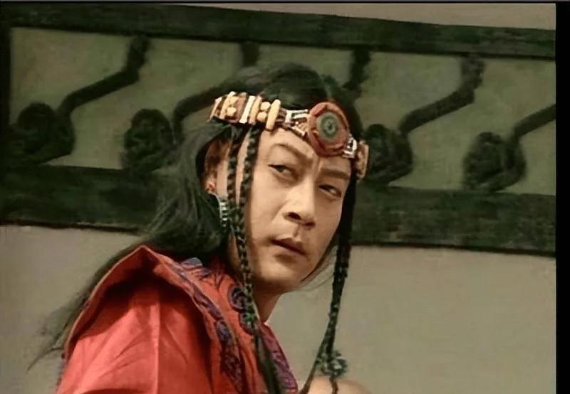 公元1038年深秋，北宋都城汴京的垂拱殿内，宋仁宗赵祯展开一封带着西域风沙的信笺