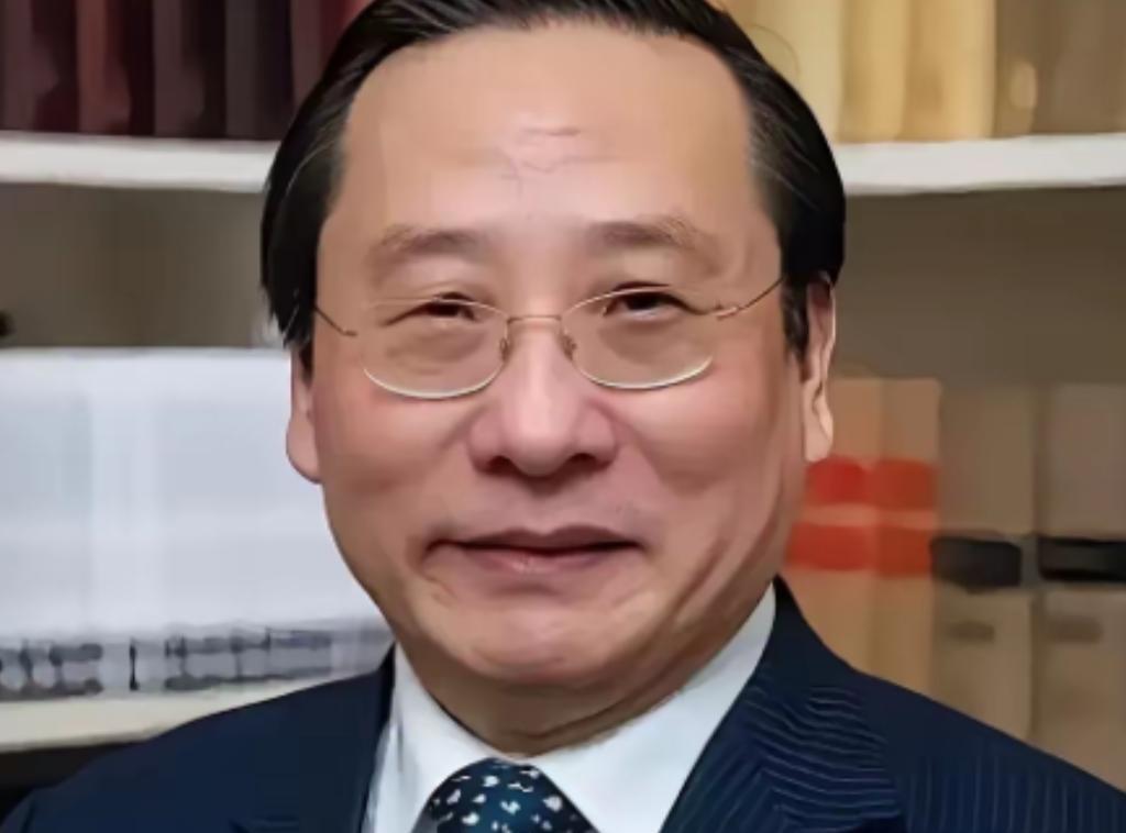 美国学者质问高志凯教授，中国不断的发展新的武器装备已经严重的影响到中国周边国家的