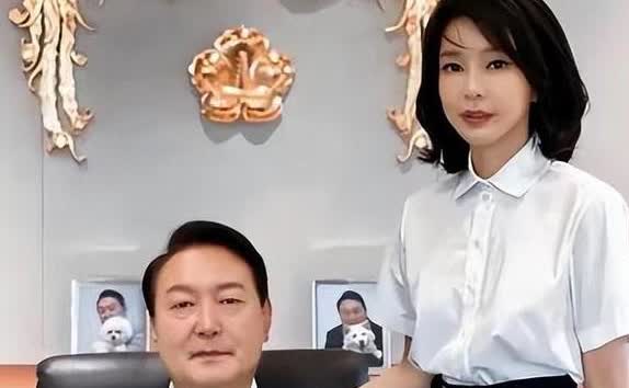 尹锡悦要是听到金建希说的这话不得羞死！
金建希问律师，难道只有我死了才能放过尹