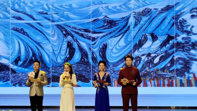 《中华江山图》震撼亮相第十二届中国文化大拜年系列活动全球新春嘉年华