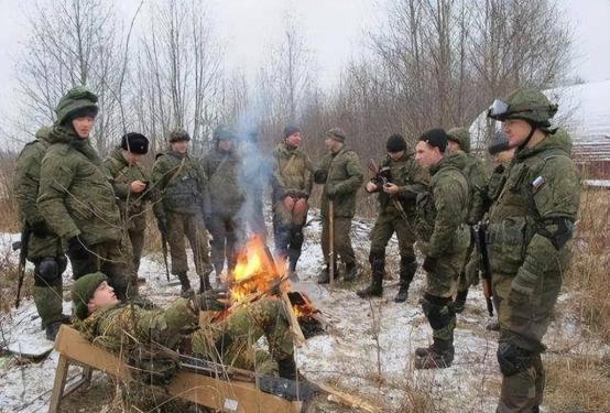 【朝军在俄“隐姓埋名”半年，终于可以名正言顺，要求普京论功行赏】
随着普京、泽连