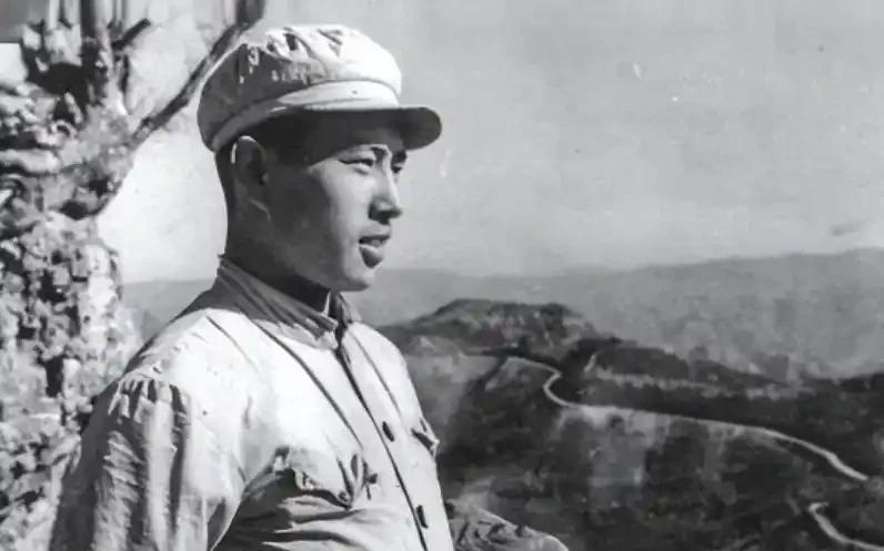 1952年，志愿军战士张文荣被美军俘虏后叛变，接受完改造后，他奉命打入志愿军内部