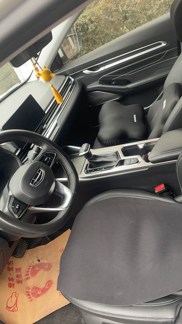 还是阔以的嘛
用车两年啦 小垃吉的空间也是蛮给力的 完全能够满足我日常的需求 后