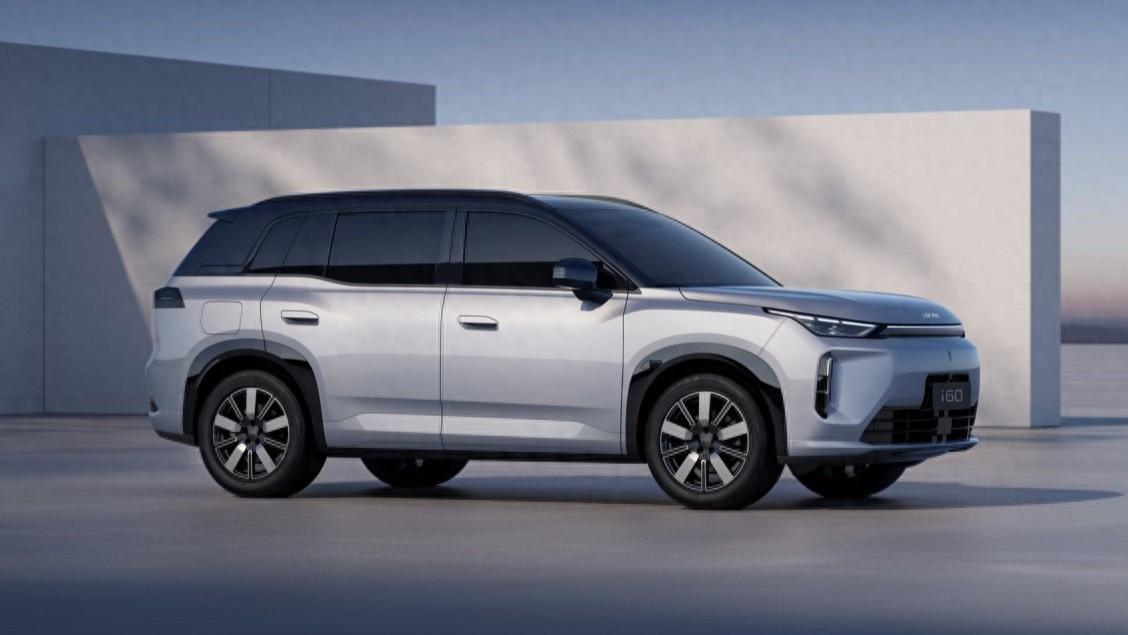 “油电同价”时代终结者！埃安i60增程版12.68万起，亏电油耗仅5.5L