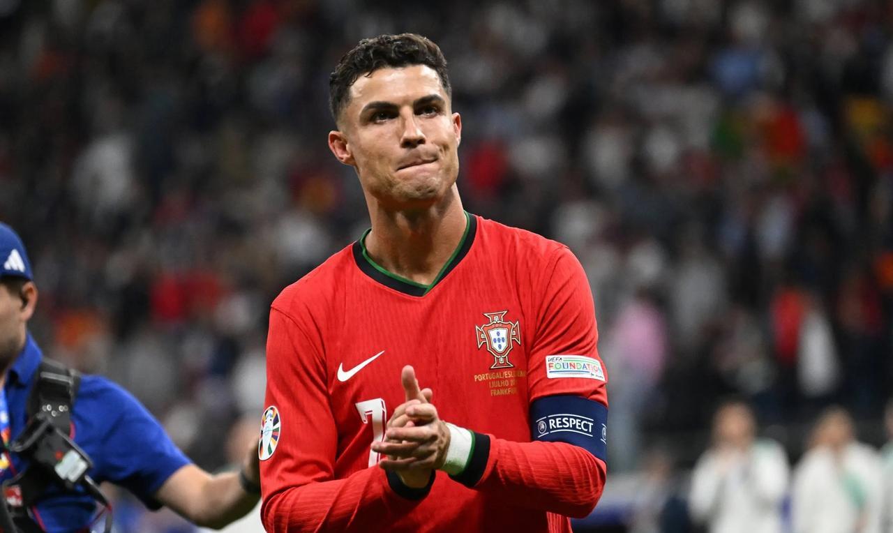 利雅得胜利主力球员薪资和进球对比；
1、C罗，2.0亿欧元，打进28个球；
2、