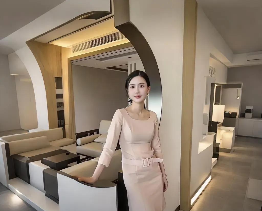 赖文峰的现任女友