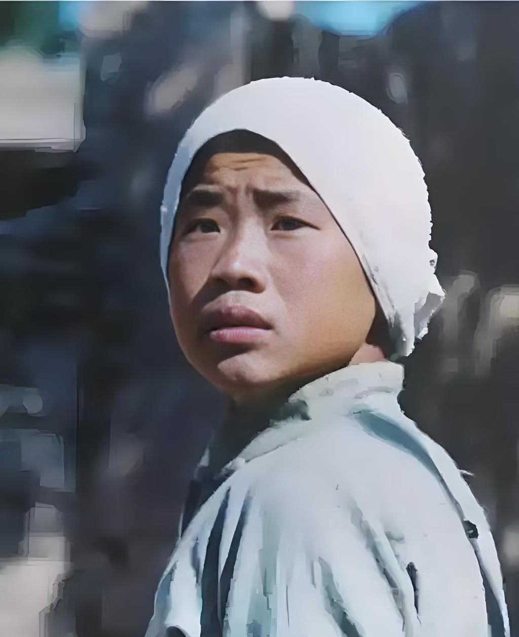 嘎子谢孟伟的塌房是必然的结局
他不是变了
或许他本性就是这样，谢孟伟的口碑崩塌，